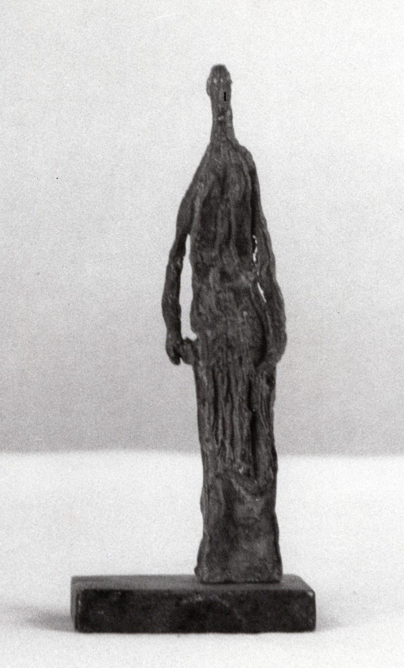 Figurine III,  sitzend stützt rechts. Skizze 6